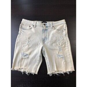 No Boundaries Light Wash Distressed Men’s Casual Jean Shorts